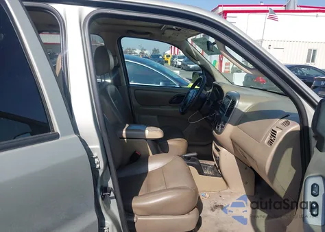 2004 Ford Escape Xlt from USA, damaged, VIN 1FMYU03144KA16008